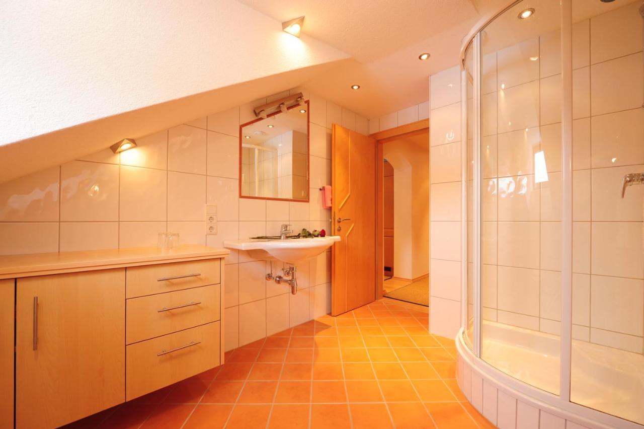 Haus Enzian Bed and Breakfast Sankt Anton am Arlberg Kamer foto