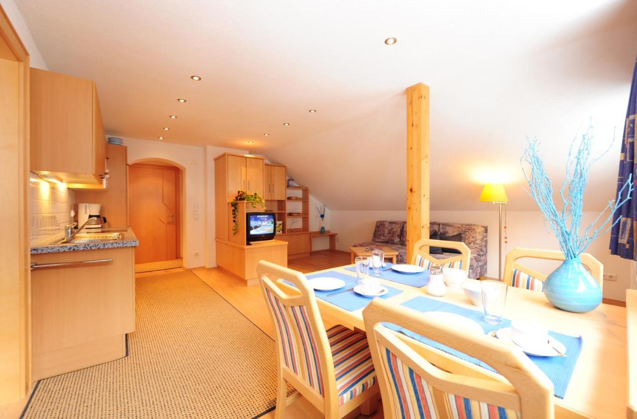 Haus Enzian Bed and Breakfast Sankt Anton am Arlberg Kamer foto