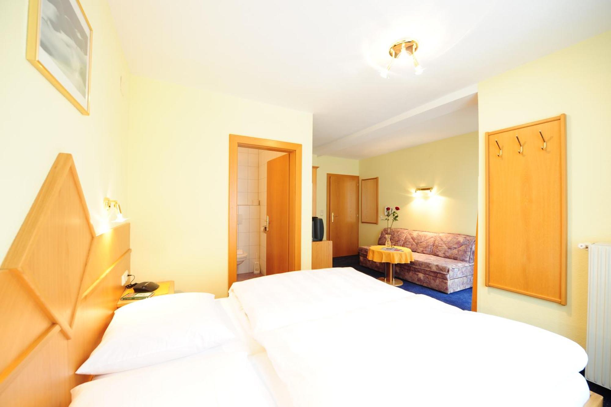Haus Enzian Bed and Breakfast Sankt Anton am Arlberg Buitenkant foto