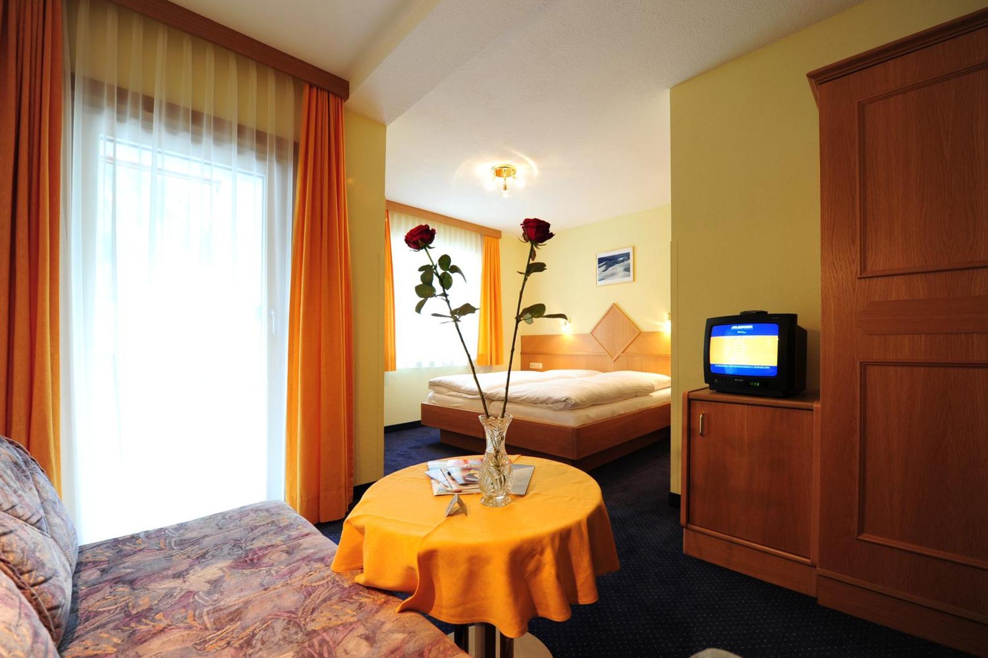 Haus Enzian Bed and Breakfast Sankt Anton am Arlberg Buitenkant foto