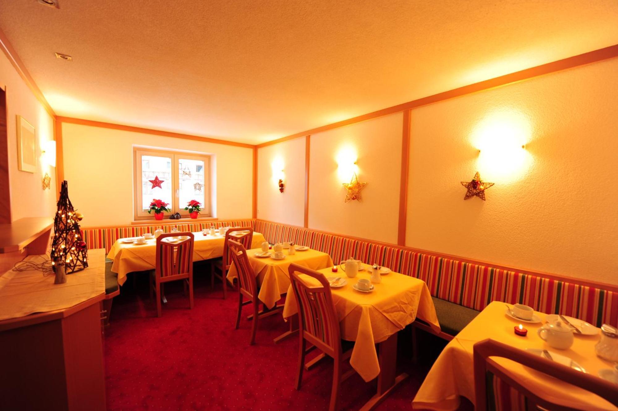 Haus Enzian Bed and Breakfast Sankt Anton am Arlberg Buitenkant foto