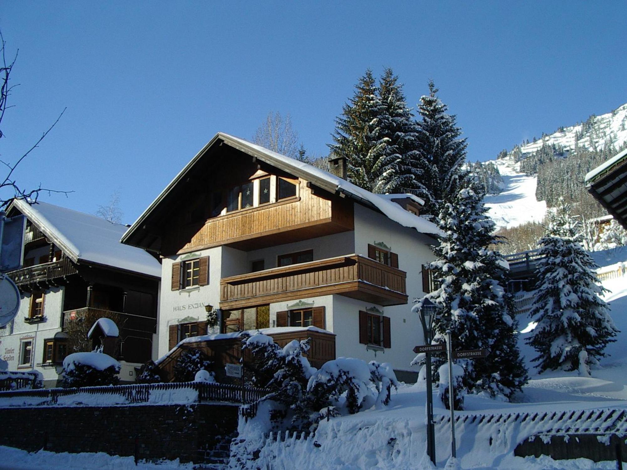Haus Enzian Bed and Breakfast Sankt Anton am Arlberg Buitenkant foto